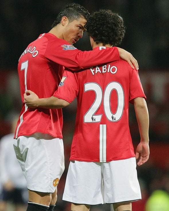 ខ្សែប្រយុទ្ធ Cristiano Ronaldo និង Fabio da Silva&nbsp;