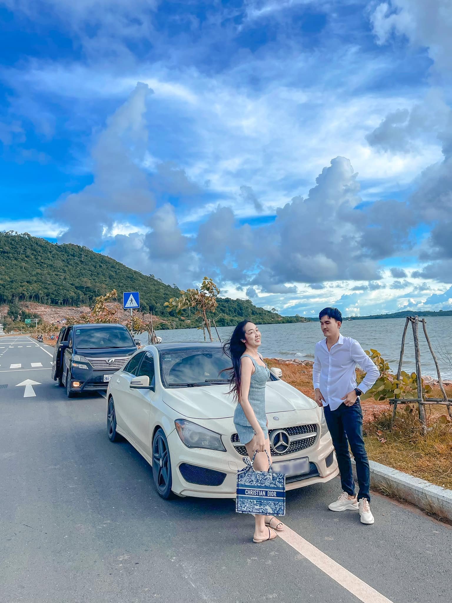 &nbsp; តារាចម្រៀង&nbsp;វីរៈ និច&nbsp;និងអនាគតស្វាមី&nbsp; &nbsp;