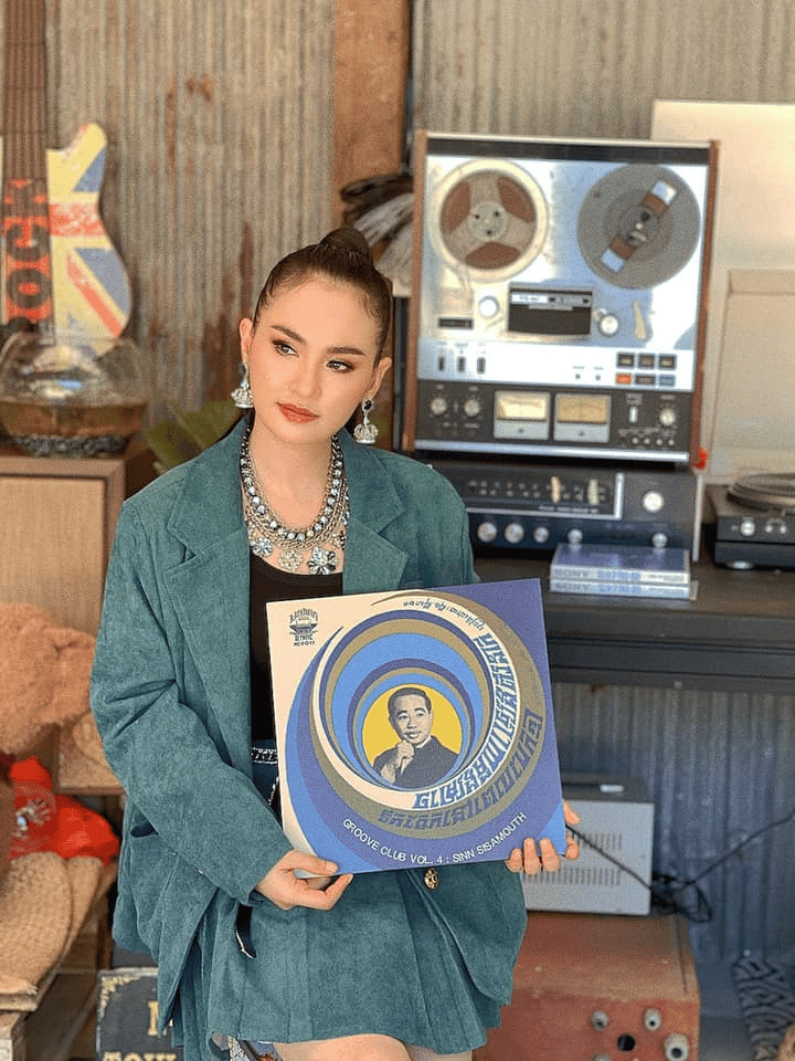 &nbsp; តារាចម្រៀង&nbsp;សុគន្ធ និសា