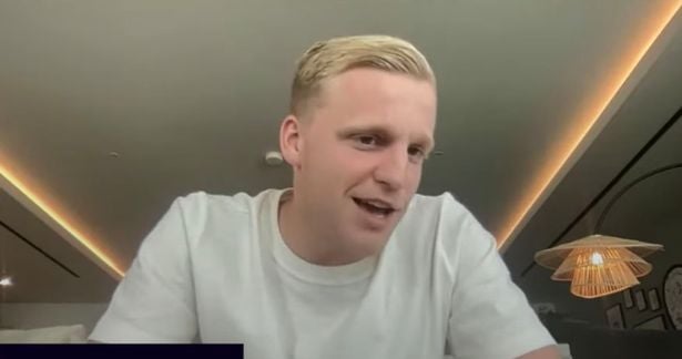 ខ្សែបម្រើ&nbsp;Donny van de Beek