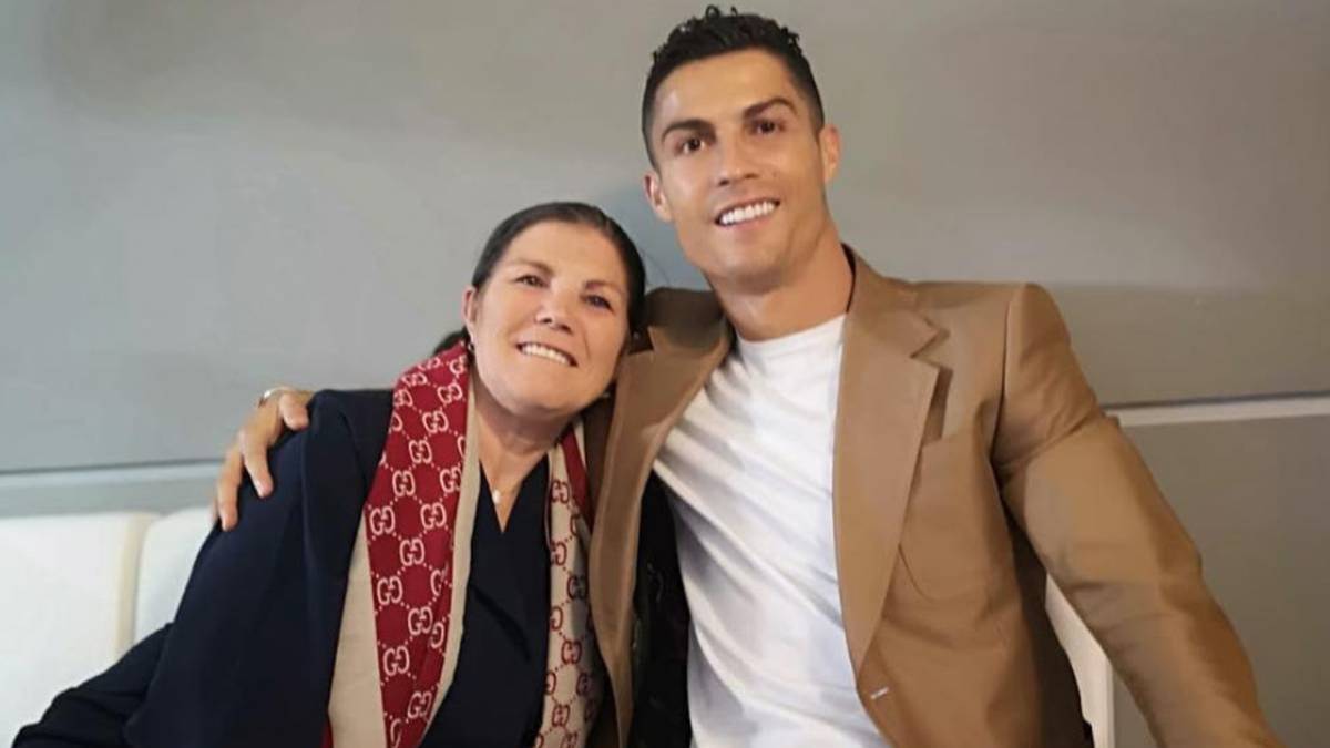 &nbsp; កីឡាករ&nbsp;Cristiano Ronaldo និងលោកស្រី&nbsp;Dolores