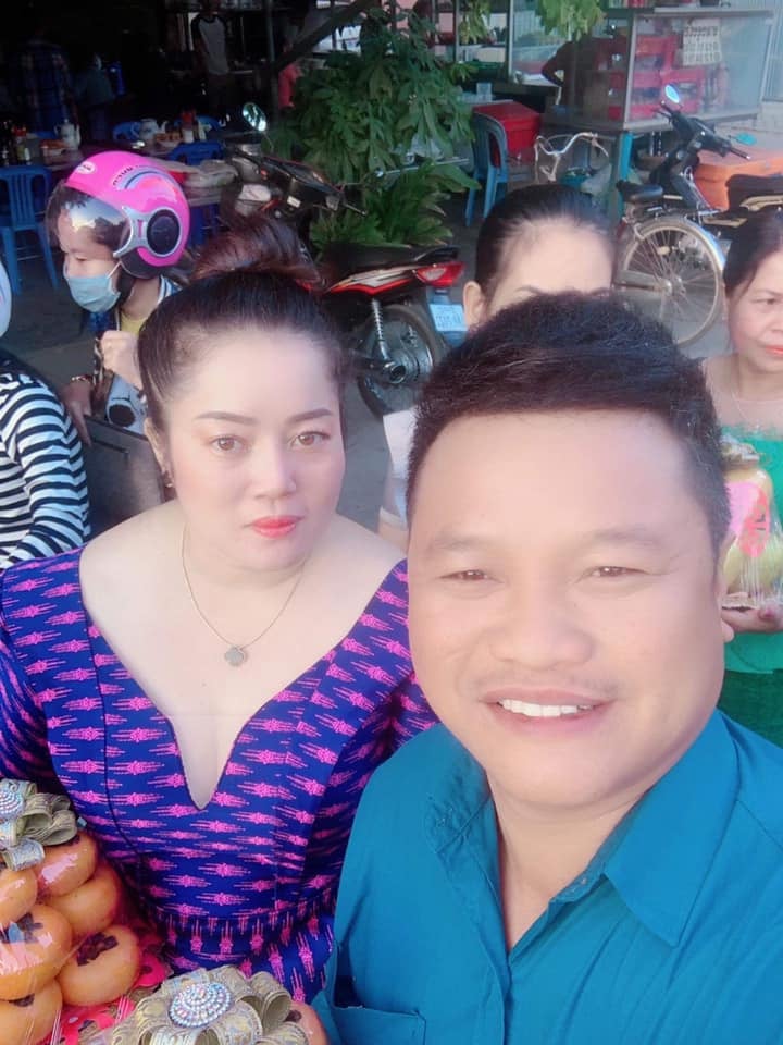 លោក ប៊ុន សក្តិ និងភរិយា