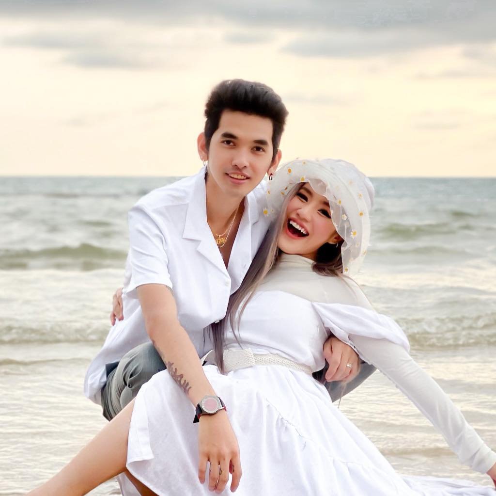 ទេព បូព្រឹក្សនិង  ជី ដេវីត