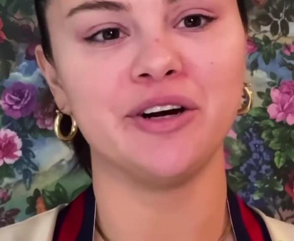 Selena Gomez បង្ហាញមុខមាត់គ្មានការ Makeup