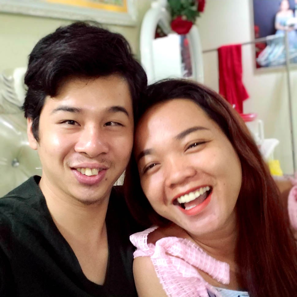 លោក យឿន ពិសី និងភរិយា