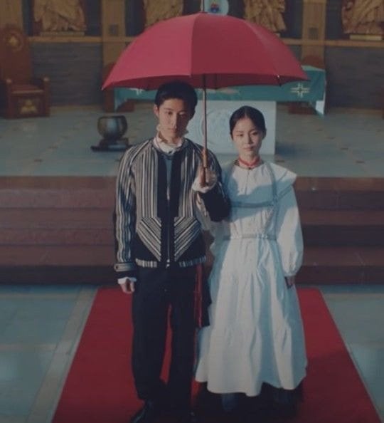Lee Hi និង B.I