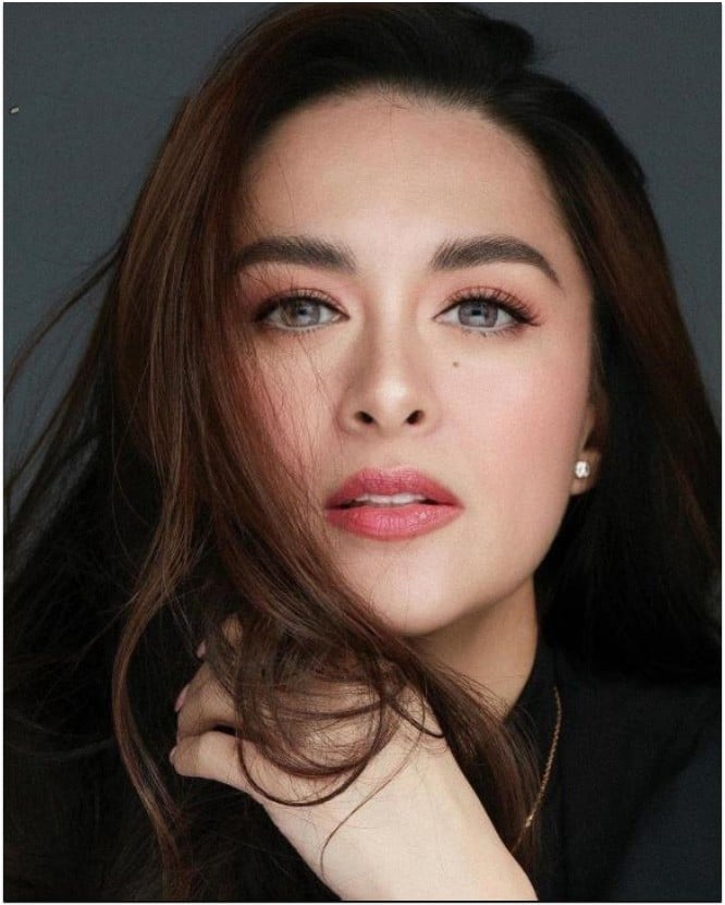 Marian Rivera បង្ហាញពីកែវភ្នែកដ៏ស្រស់ស្អាតរបស់ខ្លួន