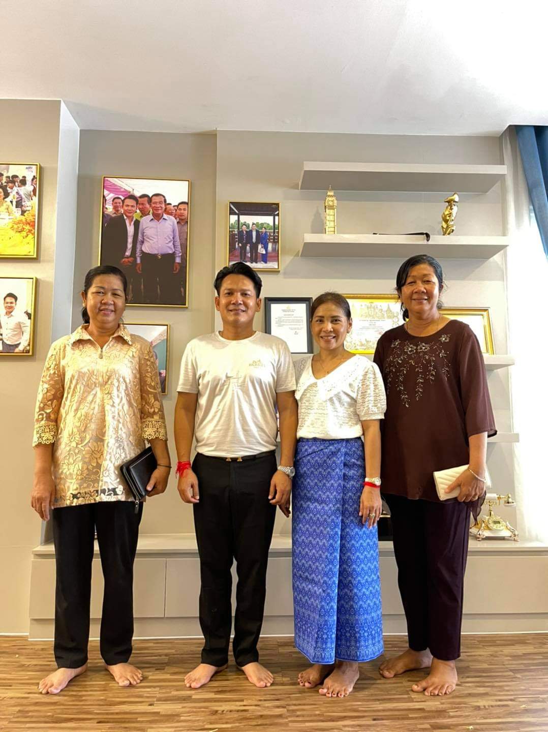 លោក ខាន់ ជេមស៌