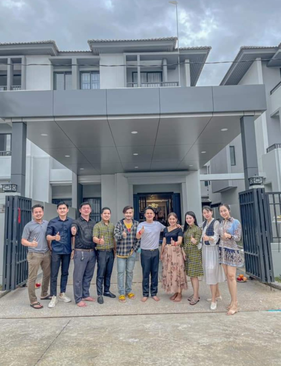 ទិដ្ឋភាពថ្ងៃឡើងគេហដ្ឋានថ្មី