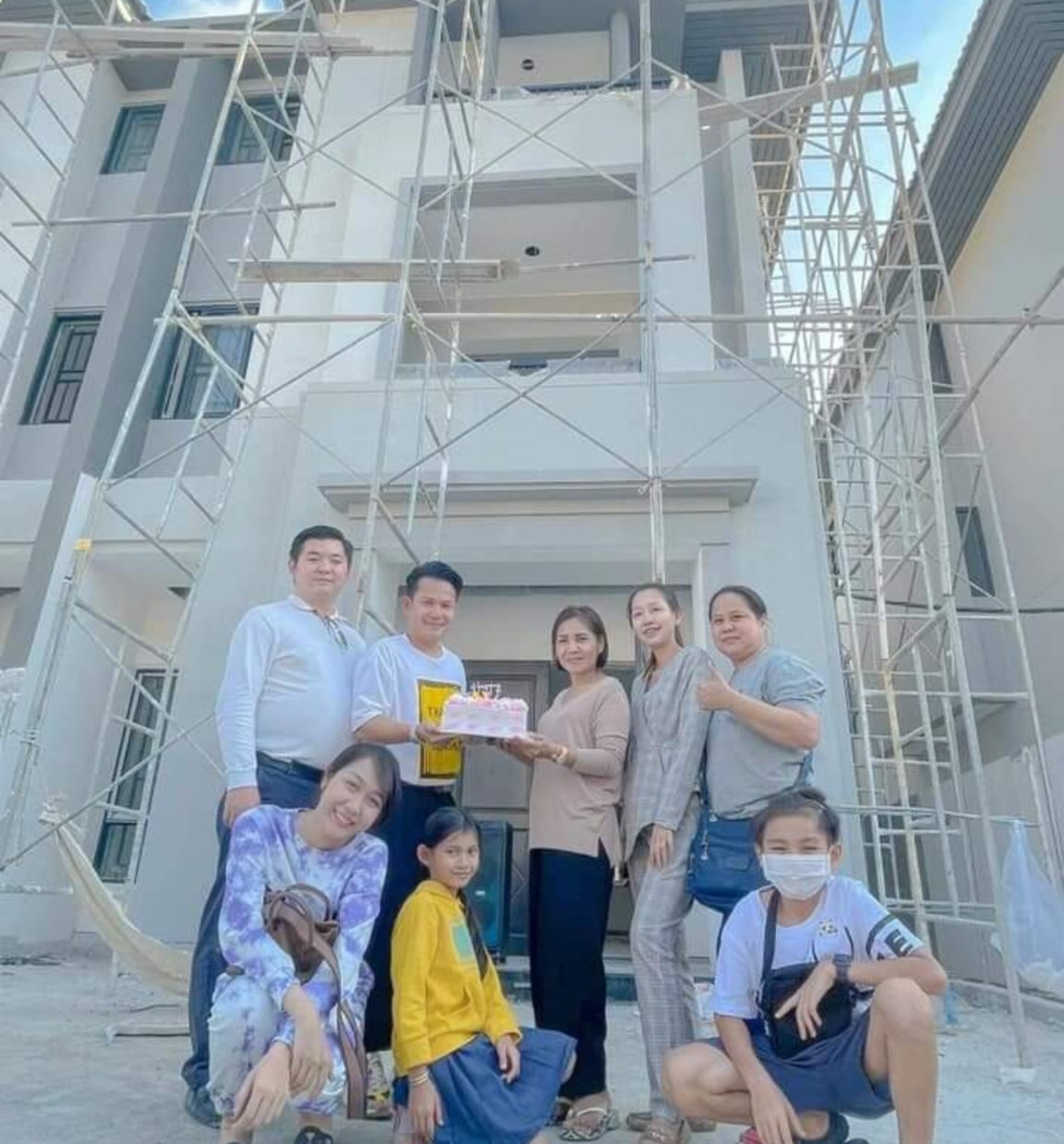 ទិដ្ឋភាពថ្ងៃឡើងគេហដ្ឋានថ្មី