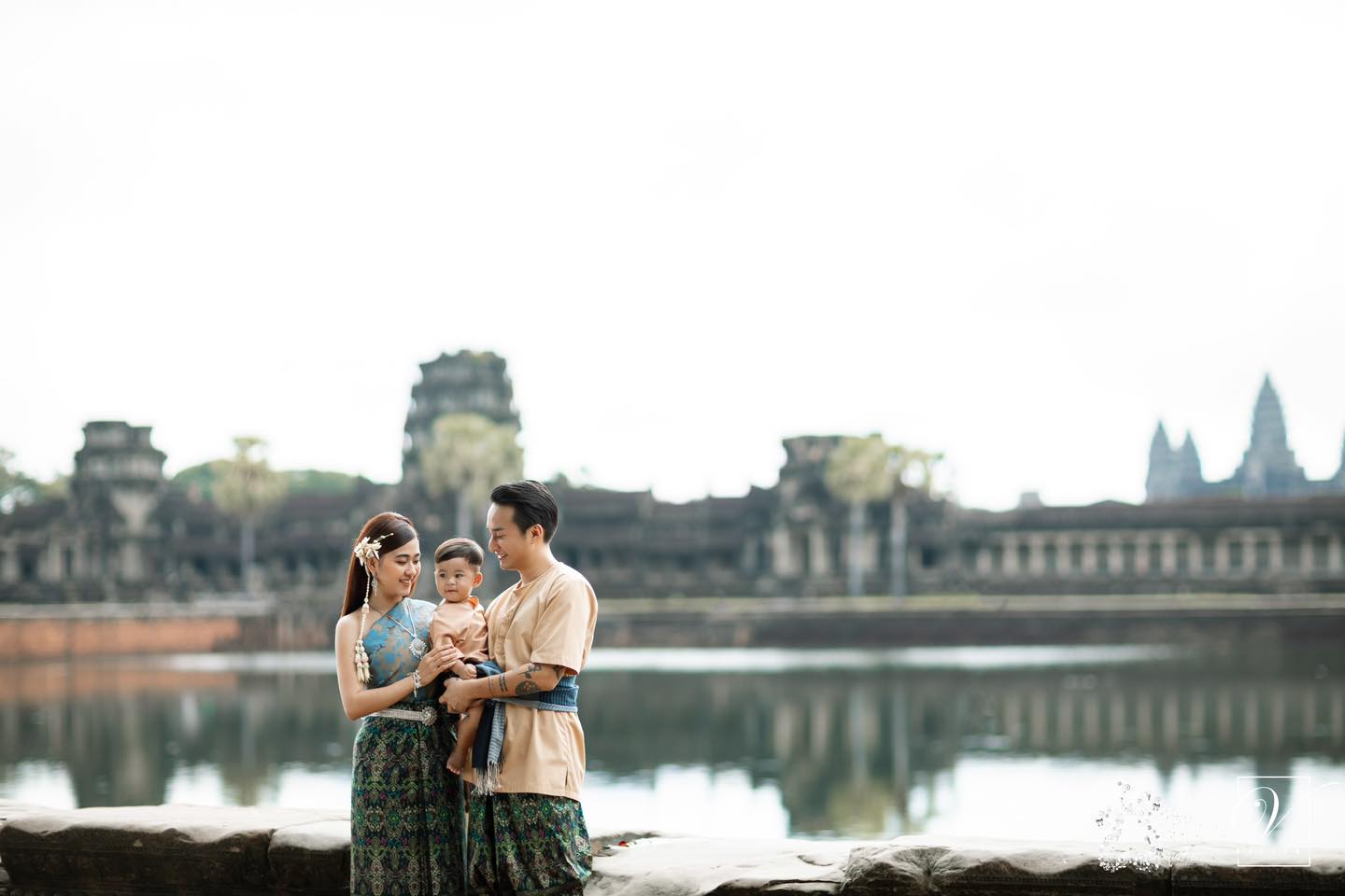 ពេជ្រ សូលីកា និង គ្រួសារ