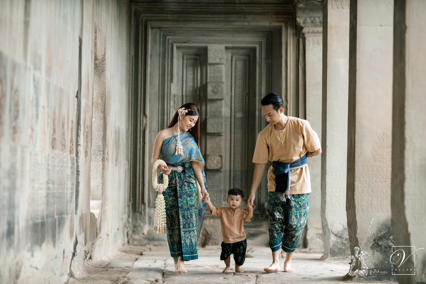 ពេជ្រ សូលីកា និង គ្រួសារ