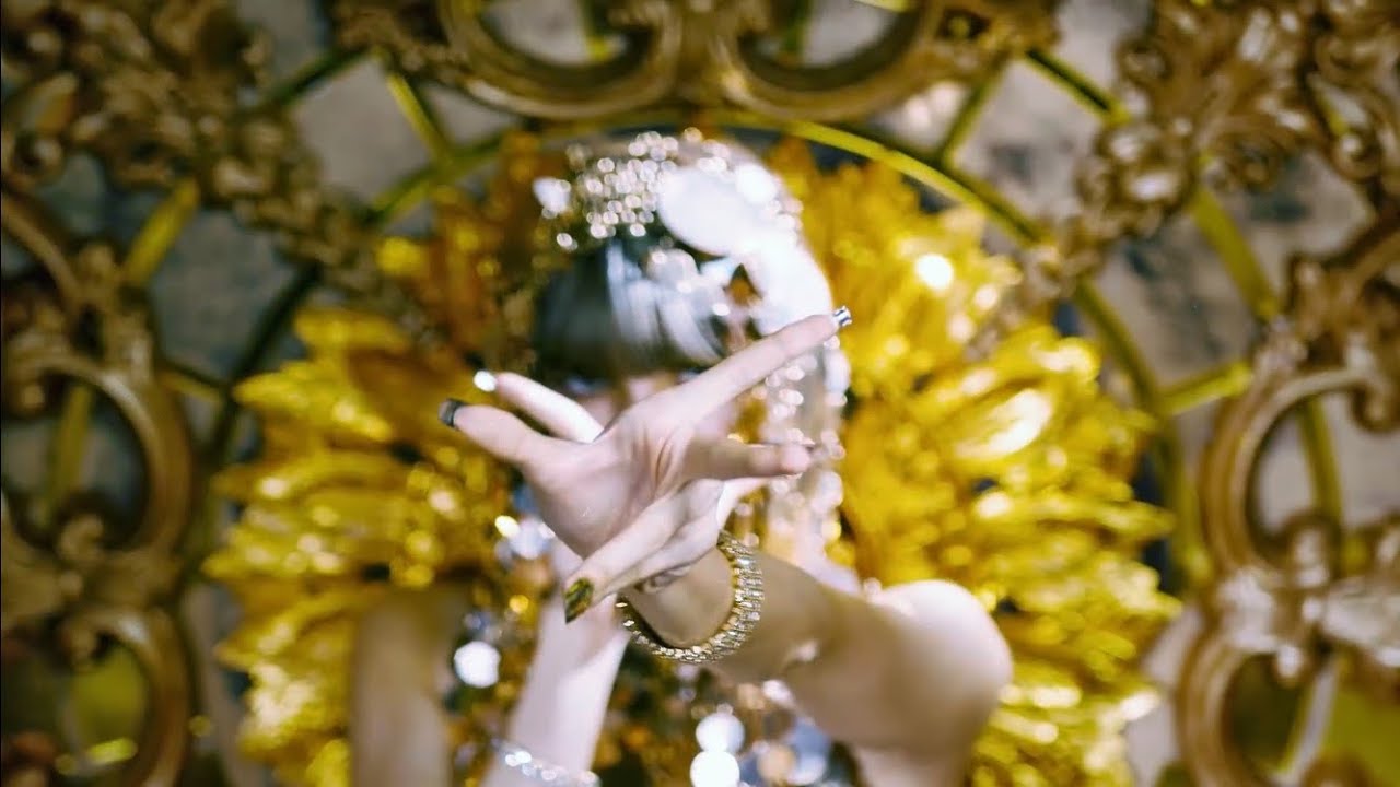 MV បទចម្រៀង Lalisa
