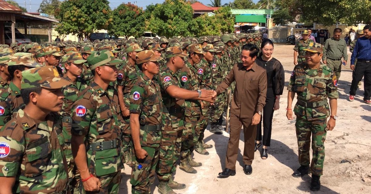 លោកឃួង ស្រេង និងកងទ័ព