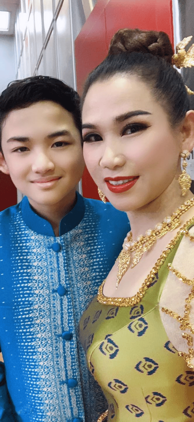 តារាចម្រៀង ម៉េង កែវពេជ្ជតា និងកូនប្រុស