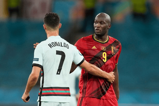 កីឡាករ Cristiano Ronaldo និង Romelu Lukaku