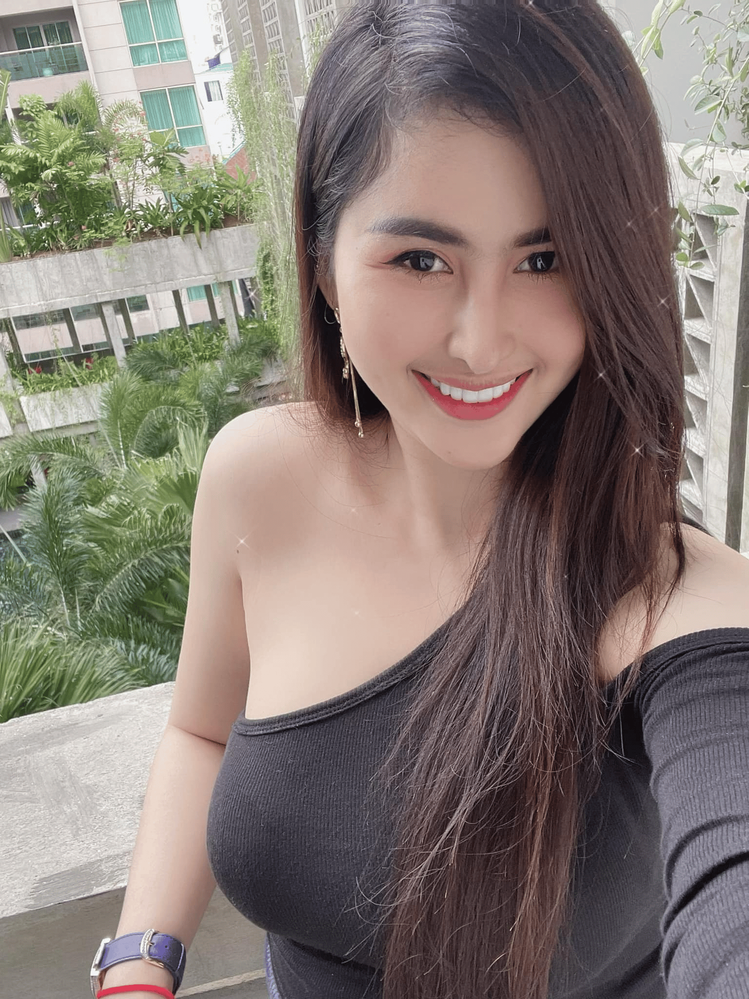 &nbsp; &nbsp;កញ្ញា&nbsp;ឡុង ថាវរី