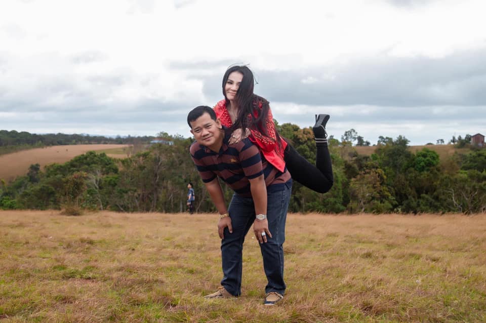 ពូម៉ៅ និងលោកស្រី ទ្រី ដាណា