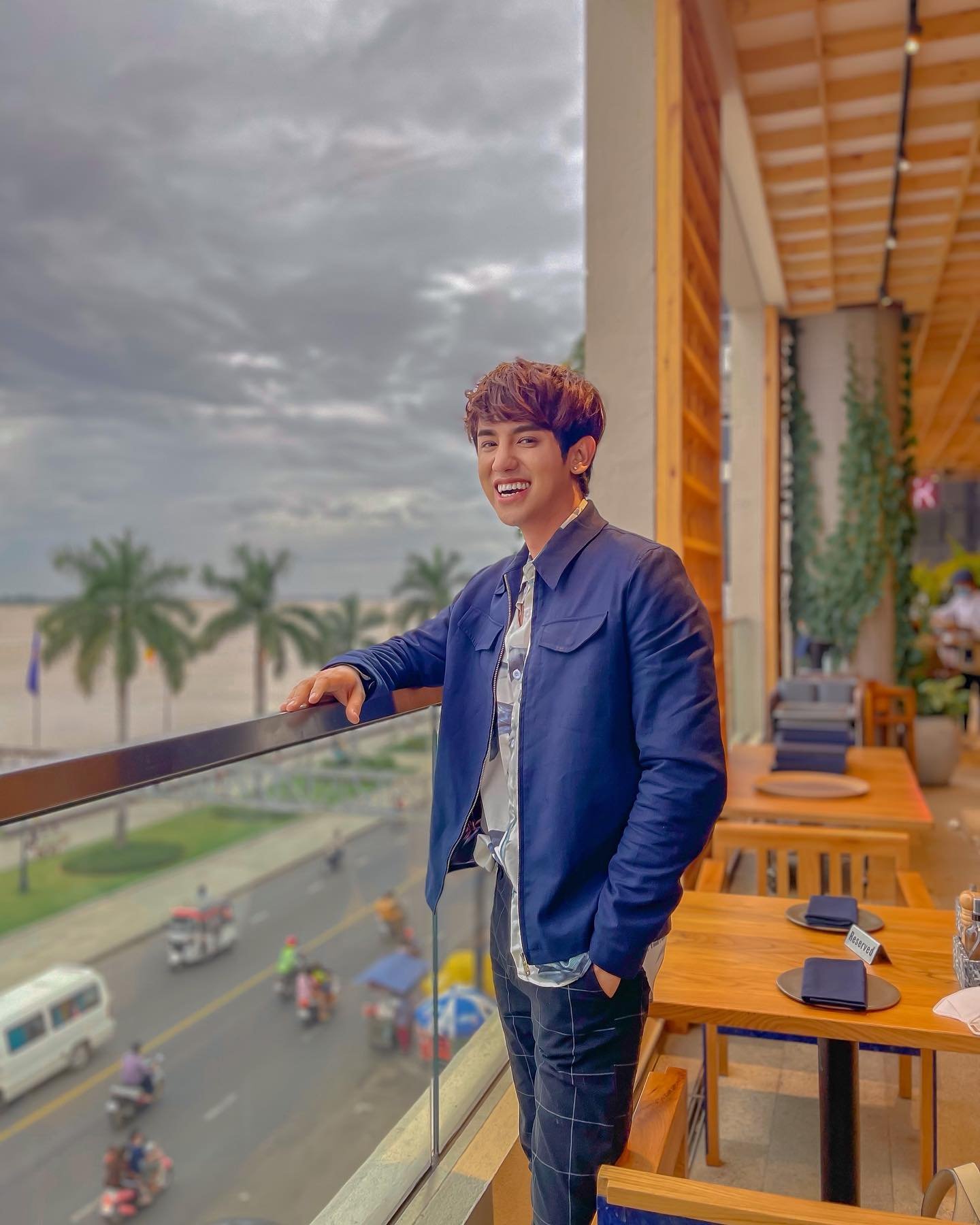 &nbsp; តារាប្រុស&nbsp;វី យ៉ារ៉ូ