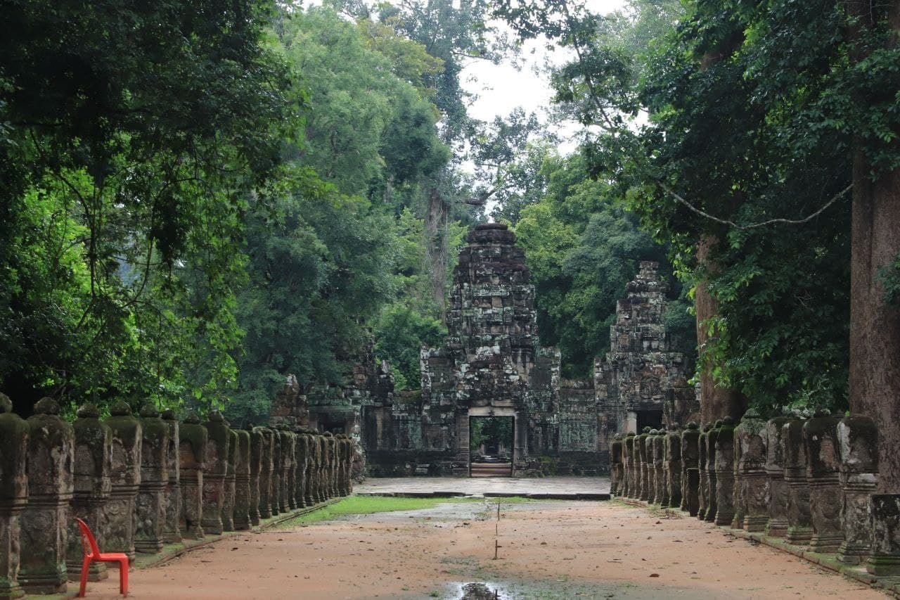 ទិដ្ឋភាពទីធ្លាប្រាសាទព្រះខ័ន