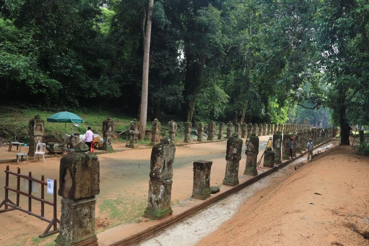 ទិដ្ឋភាពទីធ្លាប្រាសាទព្រះខ័ន