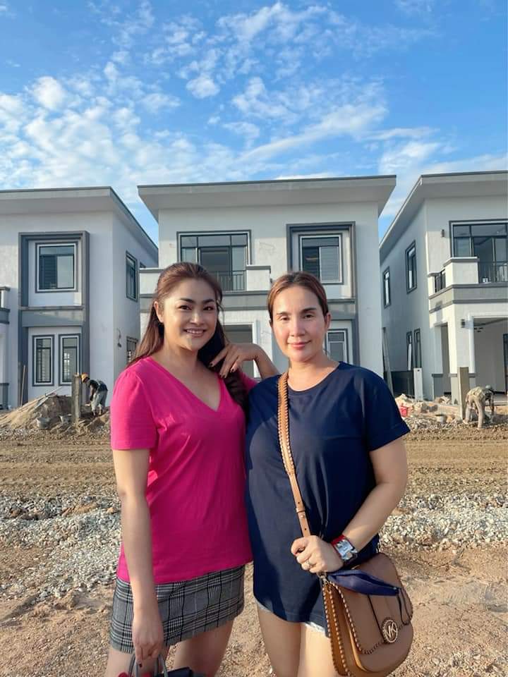 អ្នកនាងកាតុ និងអ្នកនាងចន ច័ន្ទលក្ខិណា