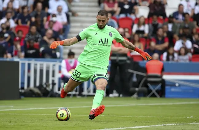 អ្នកចាំទី Gianluigi Donnarumma