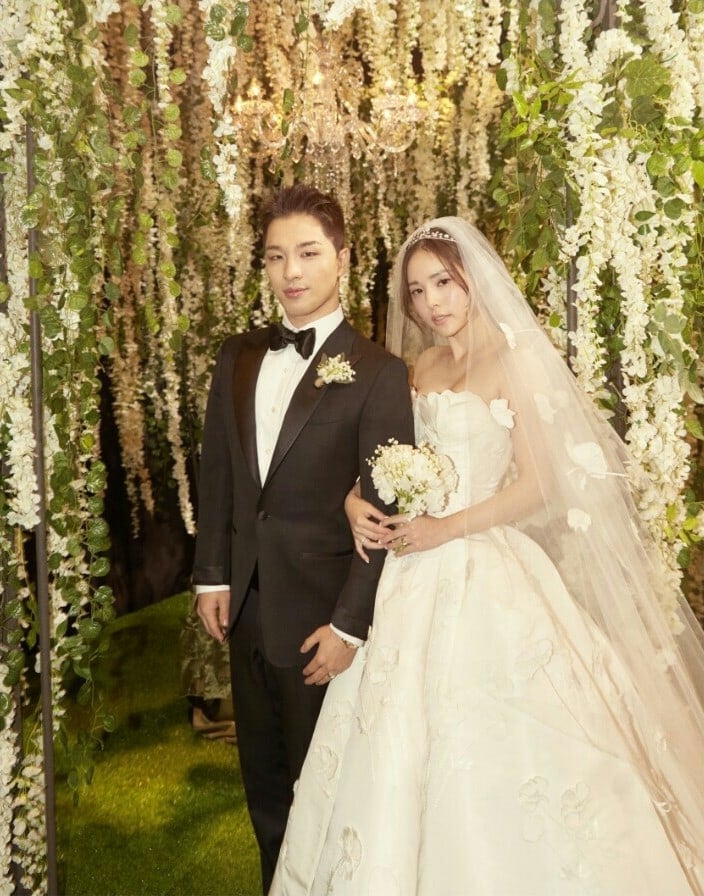 Taeyang និង Min Hyo Rin