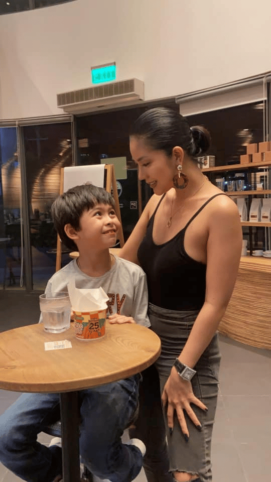 &nbsp; តារាសម្តែង ទូច ស្រីល័ក្ខ និងកូនប្រុស
