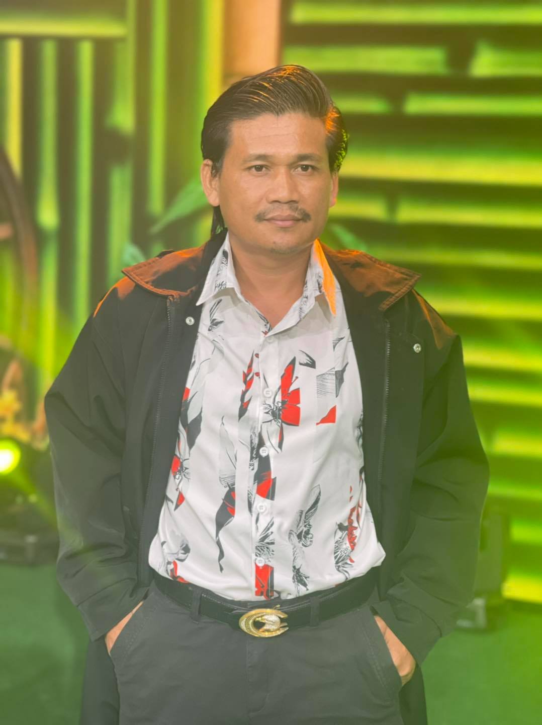 នាយ ពាក់មី
