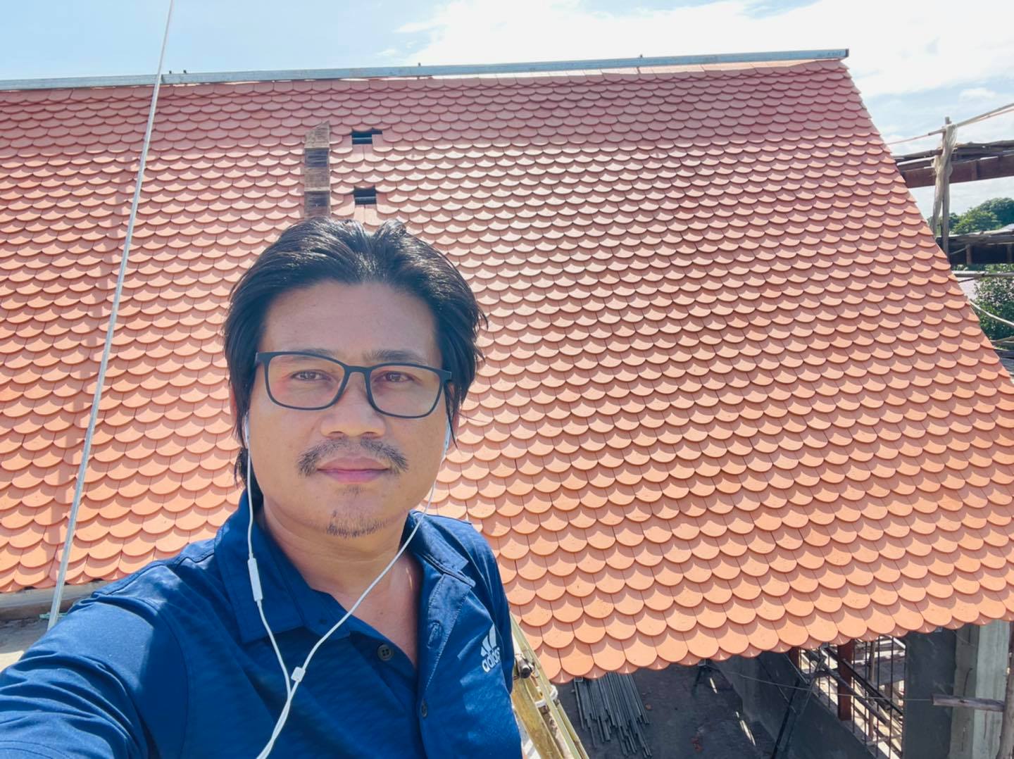 នាយ ពាក់មី