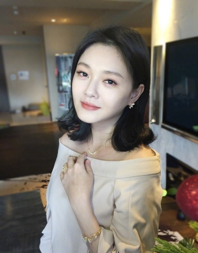 &nbsp;Barbie Hsu