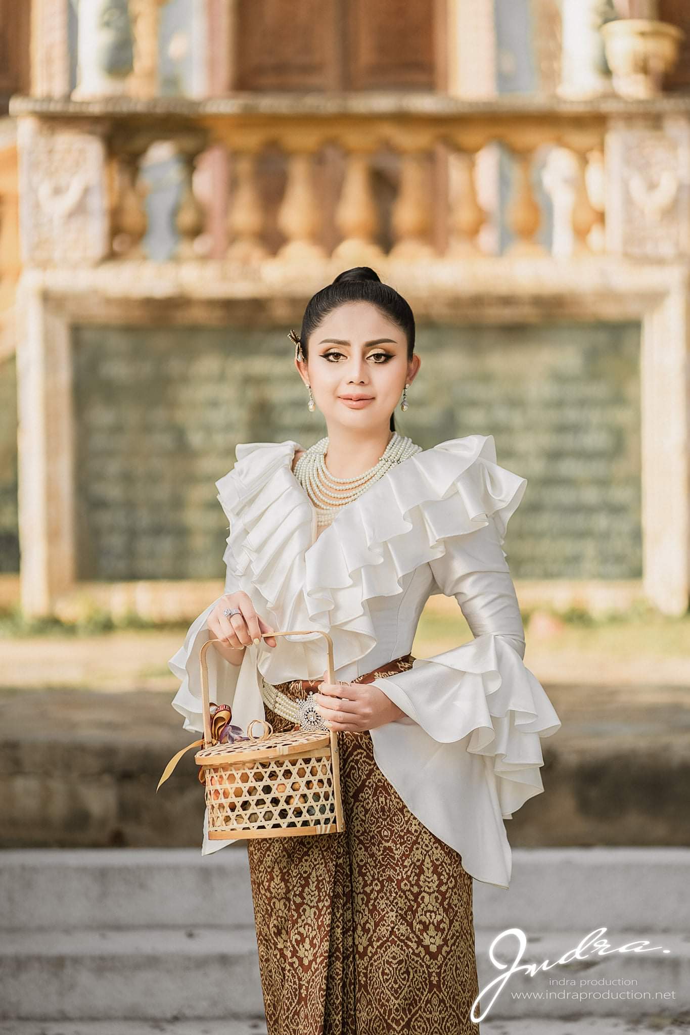 កញ្ញា អេណារ៉ូស&nbsp;