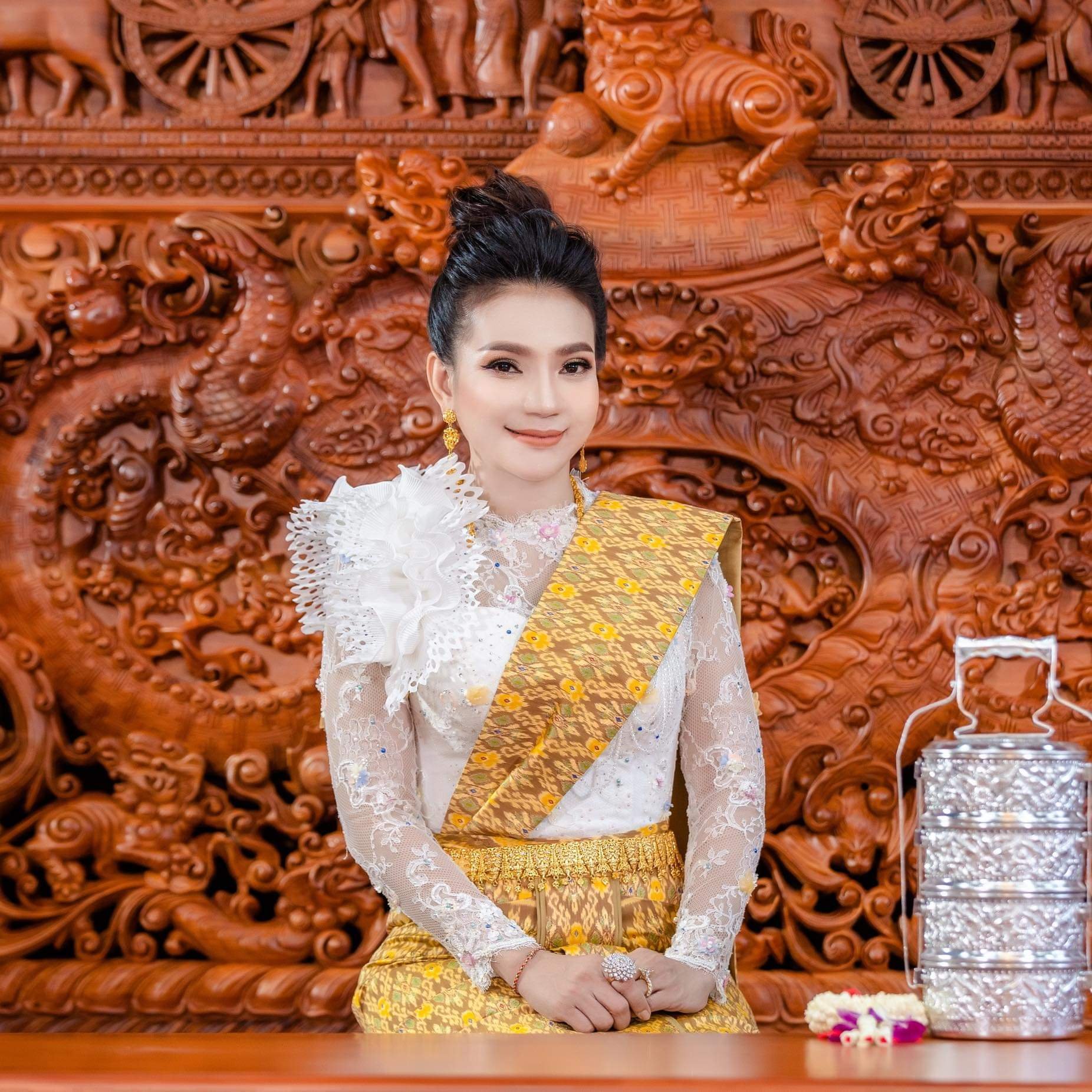លោកស្រី ទ្រីដាណា