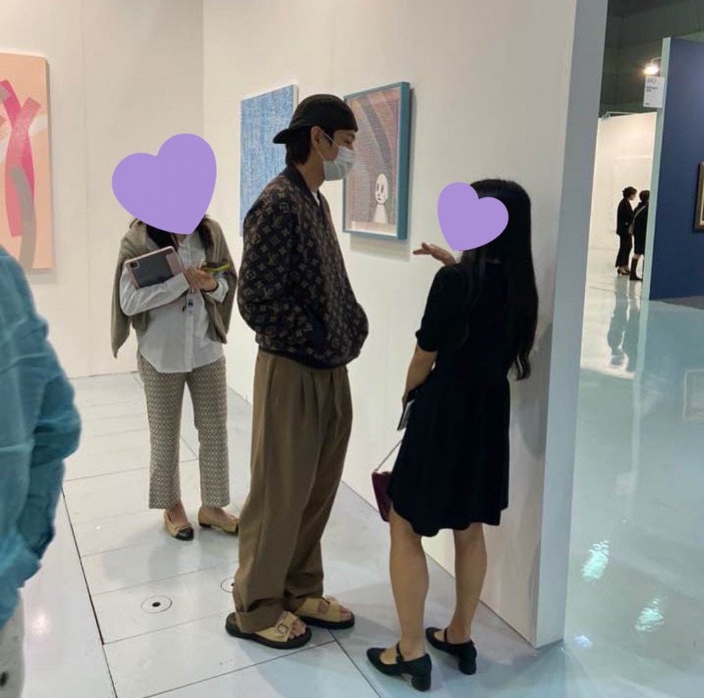 V