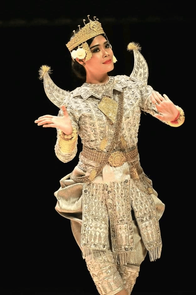 &nbsp; កញ្ញា&nbsp;ឌី ហ្សូលី