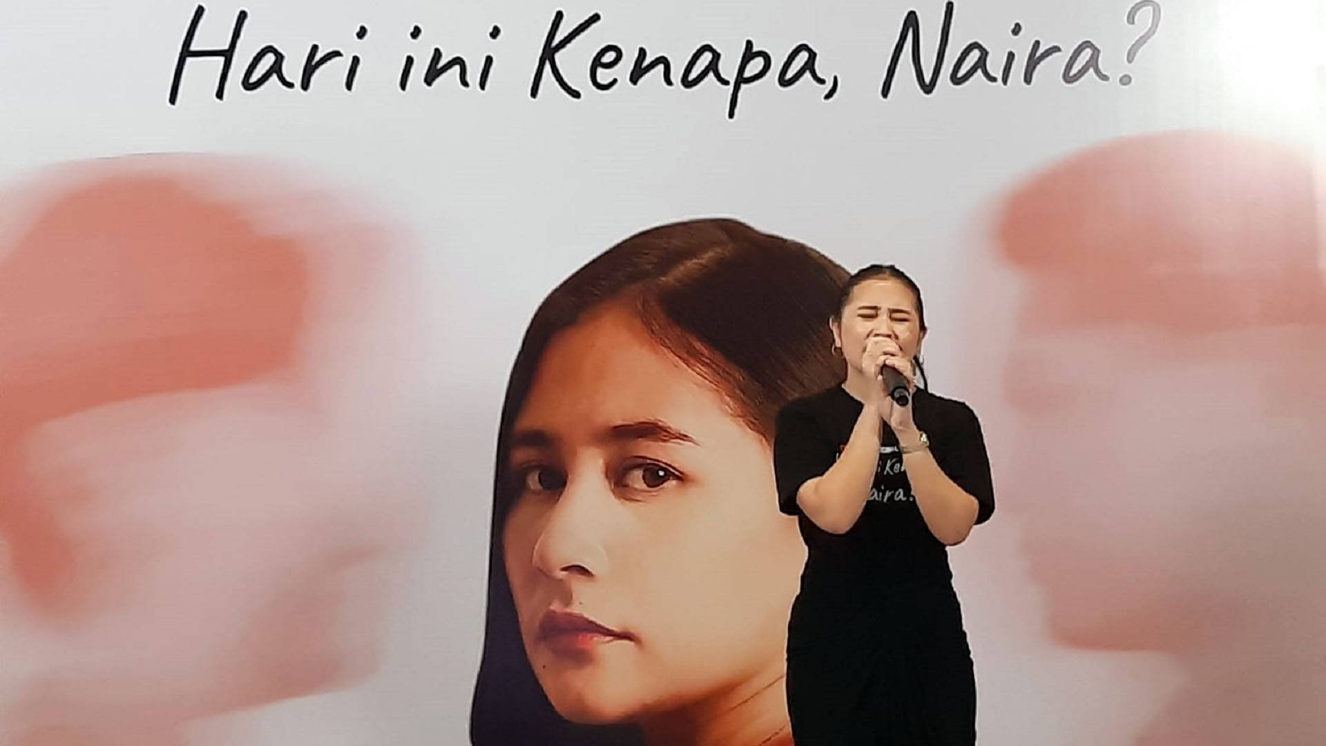 Prilly saat duet lagu Tak Bisa Bersama dengan Vidi Aldiano