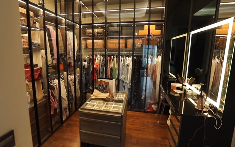 ទិដ្ឋភាពកក្នុងផ្ទះ