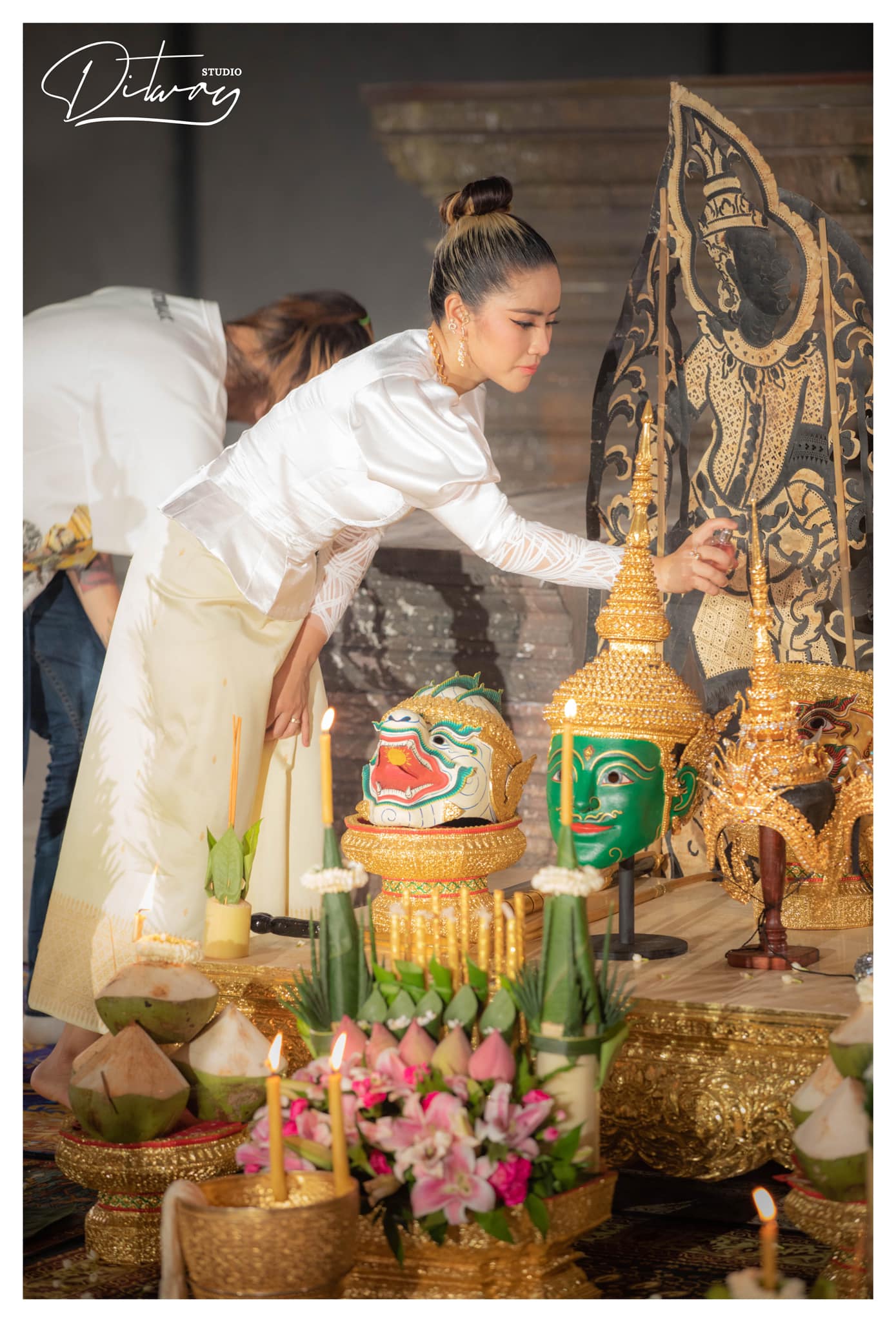ពិធីគ្រងពាលី និង សំពះគ្រូ ក្នុងបទ វីរនារី