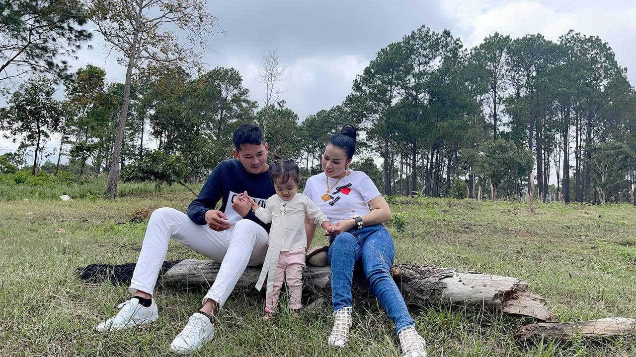 អ្នកនាង Love Riya និងគូស្នេហ៍ថ្មី