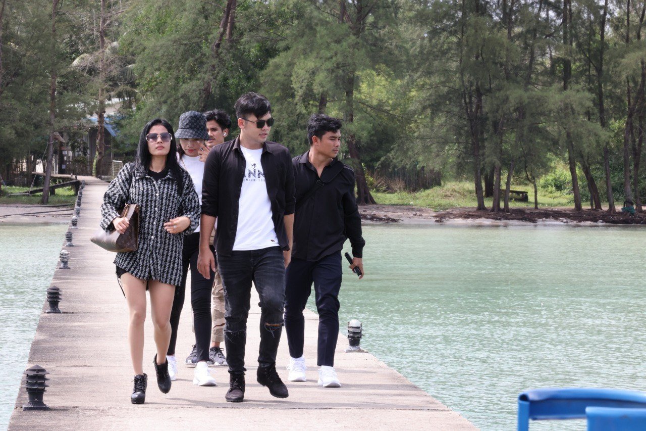 &nbsp;អ្នកឧកញ៉ា ឡេង ណាវ៉ាត្រា និង ភរិយា