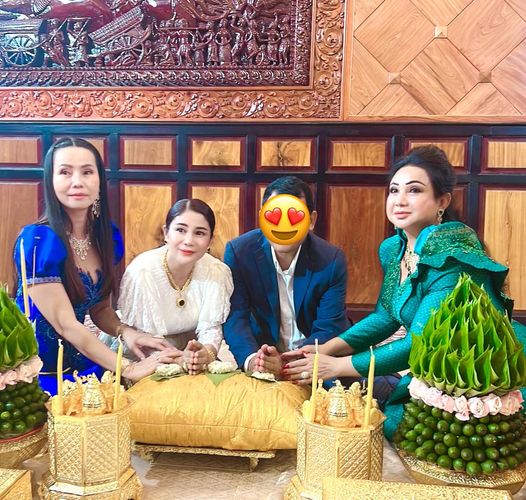 អ្នកនាង ឈួន សុវណ្ណឆៃ និង គូដណ្ដឹង