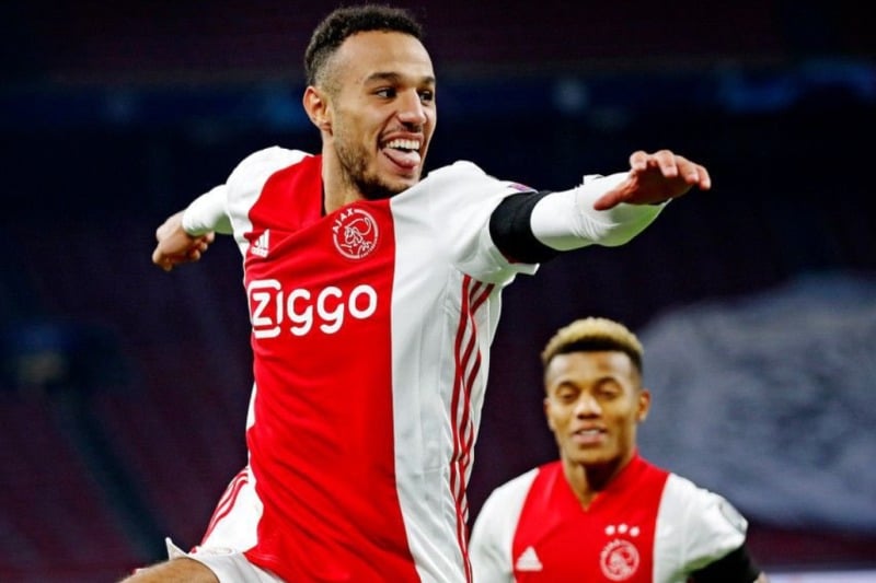 ខ្សែការពារ Noussair Mazraoui&nbsp;