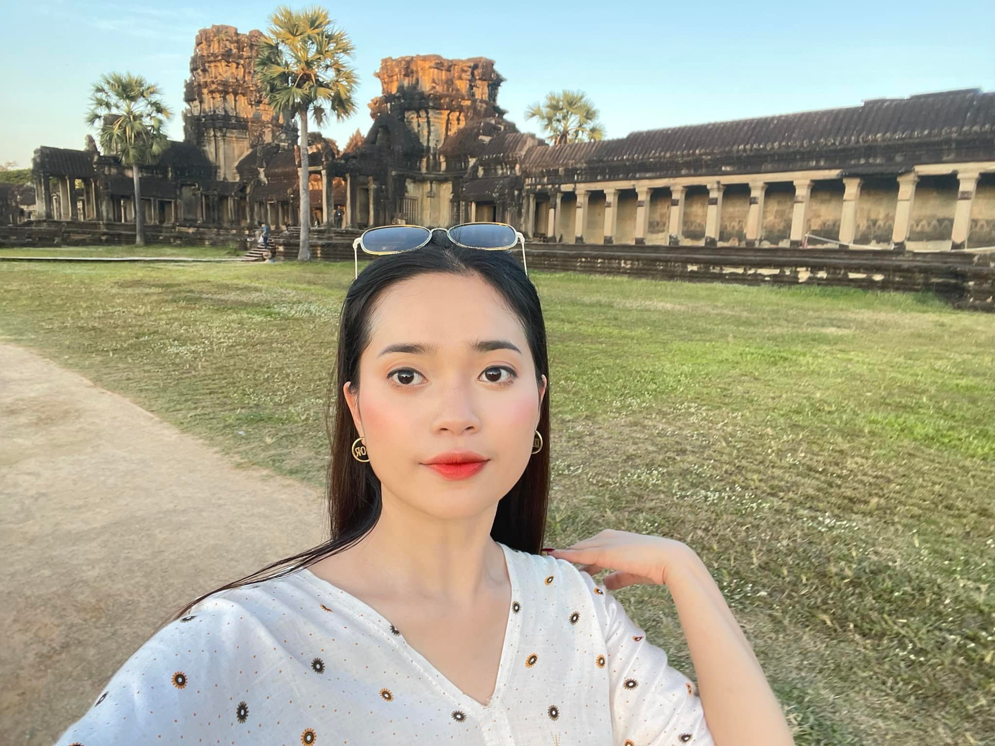 នីឡា