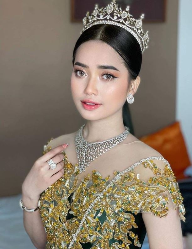នីឡា