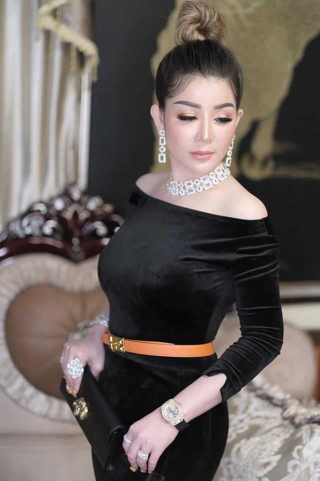 លោកជំទាវឧកញ៉ា អ៊ាន សៀវមុី