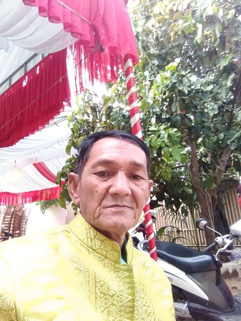 &nbsp; &nbsp;នាយ&nbsp;ចេក