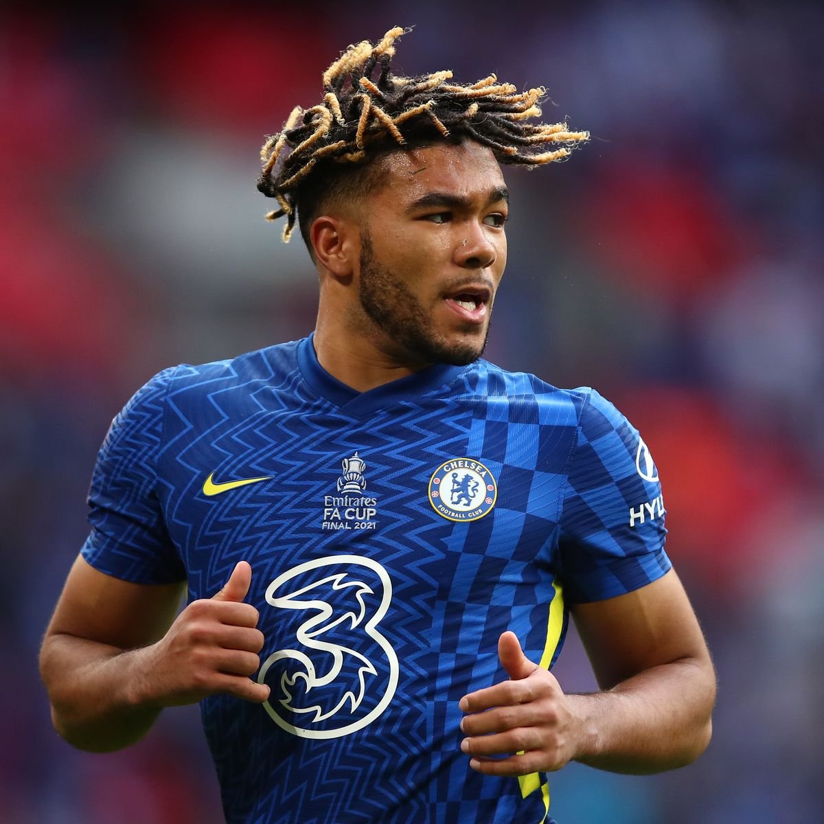 &nbsp; ខ្សែការពារ&nbsp;Reece James