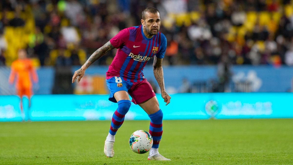 ខ្សែការពារ Dani Alves
