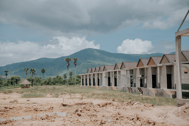 ញ៉ែម សំអូន ធ្វើផ្ទះឲ្យកូន